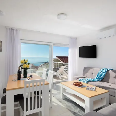 Knez Penthouse マカルスカ